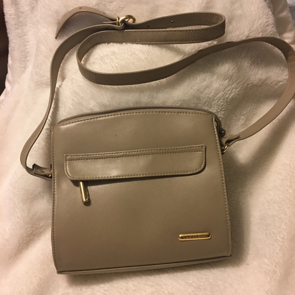 EUC Liz Claiborne Crossbody Pocketbook